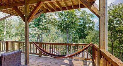 Stunning Lakeview Homeă»Game Roomă»Dockă»Hot Tub