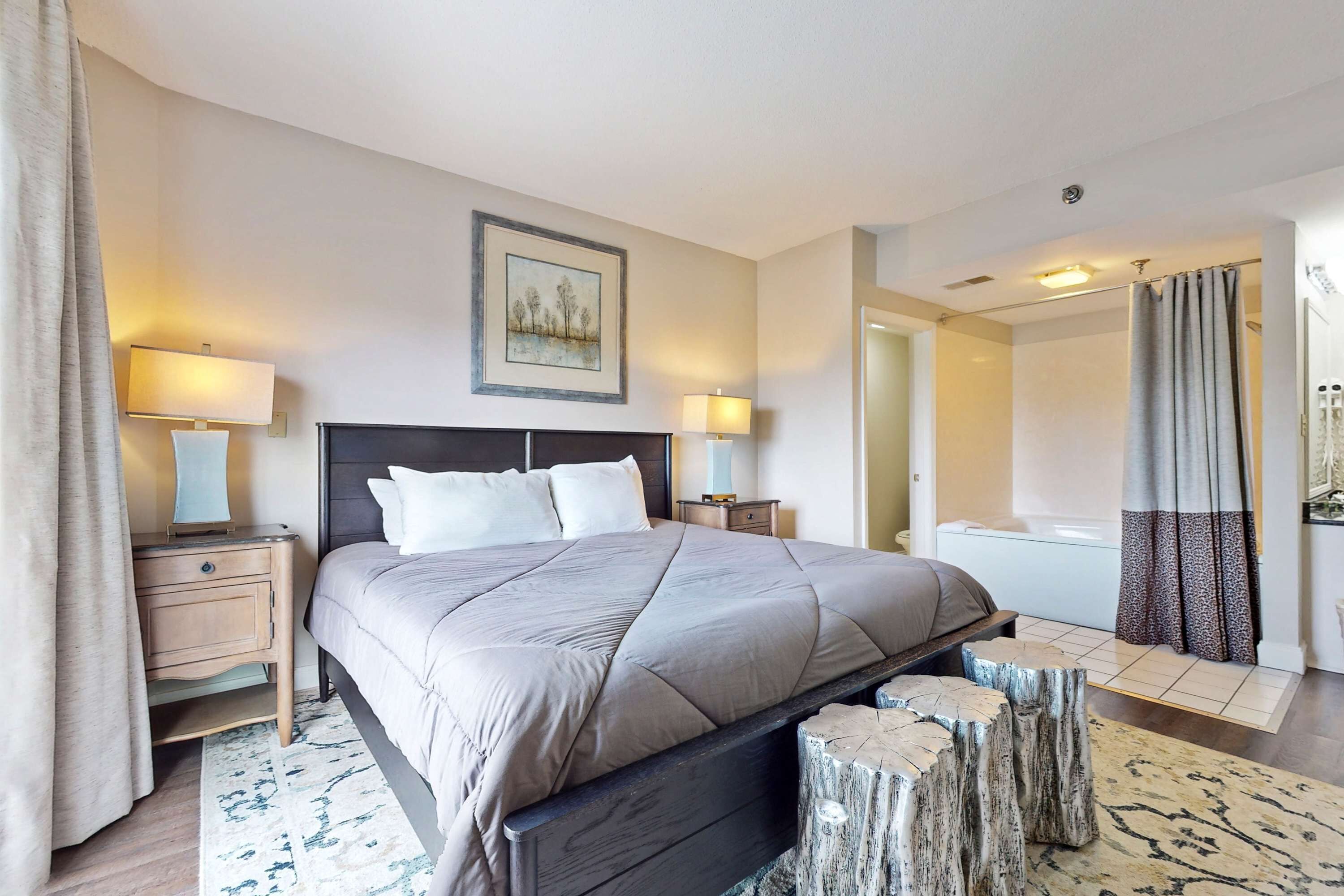 Strykejern/-brett, internettilgang og sengetøy