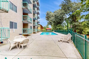 Pool - Stylish Riverview Corner Unit, Sleeps 4, Balcony (Pigeon Forge)
