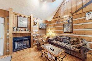 Fernseher, Kamin, Stereoanlage, Arbeitsbereiche