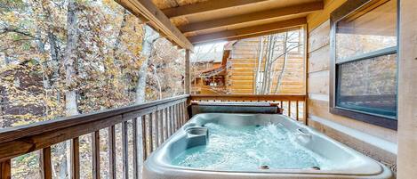 Tina de hidromasaje al aire libre