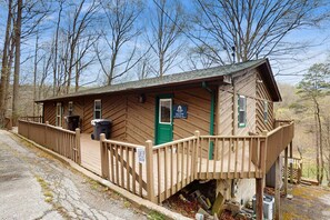 Exterior - Norris Cove Lakefront Retreat・Games・Dog-friendly (Caryville)