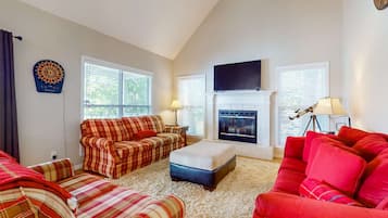 Televisie, een dvd-speler, een stereo en een kantoor