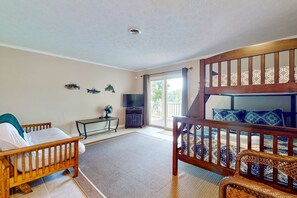 Room - Lake front home with games, fire pit, gas grill and dock (LaFollette)