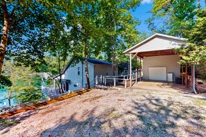 Exterior - Lake front home with games, fire pit, gas grill and dock (LaFollette)