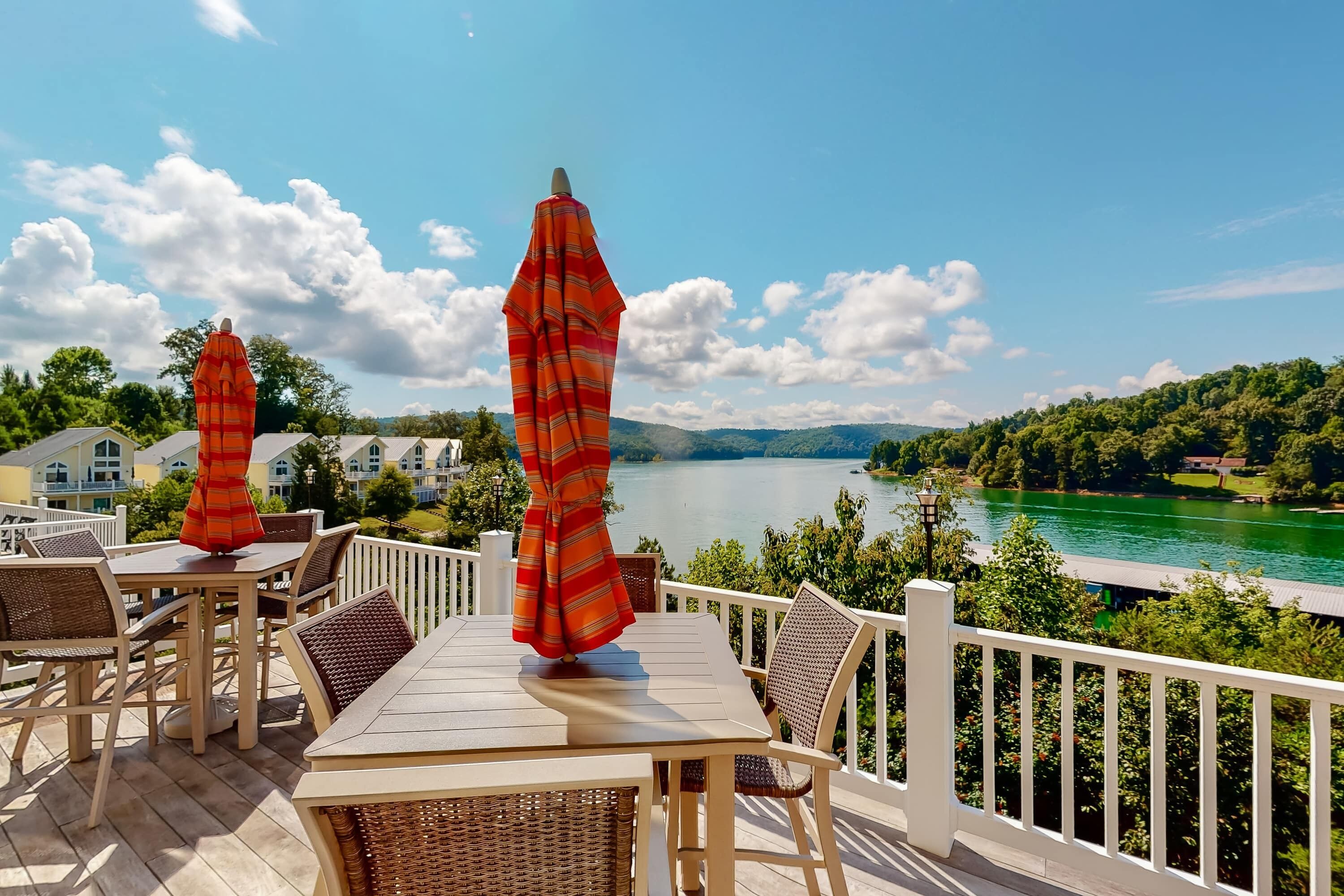 屋外ダイニングエリア