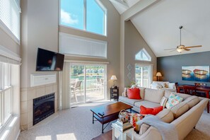 TV, fireplace, offices