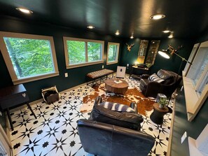Interior - Lakefront Cabin W Private Dock・Hot Tub・Cigar room (Dandridge)