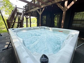 Bañera de hidromasaje al aire libre