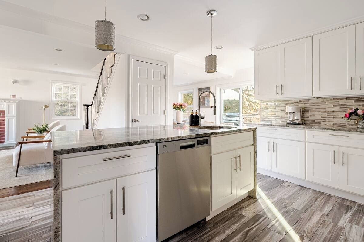 冰箱、微波炉、烤箱、炉灶