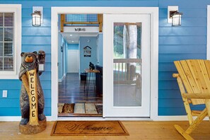 Interior - Woodland Cottage Retreat・Hot Tub・Grill・Fireplace (Pigeon Forge)
