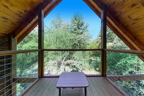 Property grounds - Wooded cabin w/ hot tub, fireplaces, & furnished deck (Gatlinburg)