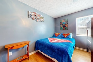 3 bedrooms, iron/ironing board, WiFi, bed sheets - Dandridge Cabin Escape・1 mile to Forbidden Caverns (Dandridge)