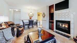 Living area - Cozy Riverfront Downtown Condo, Sleeps 6, Balcony (Pigeon Forge)