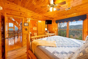 5 bedrooms, iron/ironing board, WiFi, bed sheets - Grizzly Manor, Sleep 18, Amazing Mtn Views, Hot Tub (Pigeon Forge)