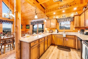 Fridge, microwave, oven, stovetop - Grizzly Manor, Sleep 18, Amazing Mtn Views, Hot Tub (Pigeon Forge)