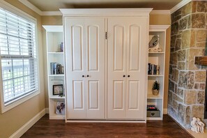 Interior - Lovely Studio N Riverfront Community, Sleeps 2 (Townsend)