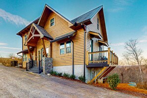 Exterior - Tranquil Cabin・Indoor Pool・Hot Tub・Woodland Views (Sevierville)