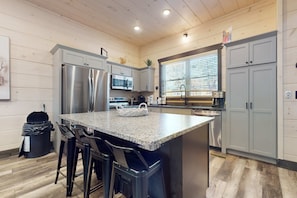 Refrigerador, microondas, horno, placa de cocina