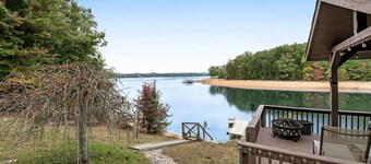 Lakefront Home・Dock・Covered Deck ・Fire Pit・Dogs OK