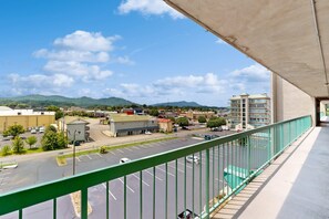 Property grounds - Mountain River View Condo Escape・Pool Access・Gated (Pigeon Forge)