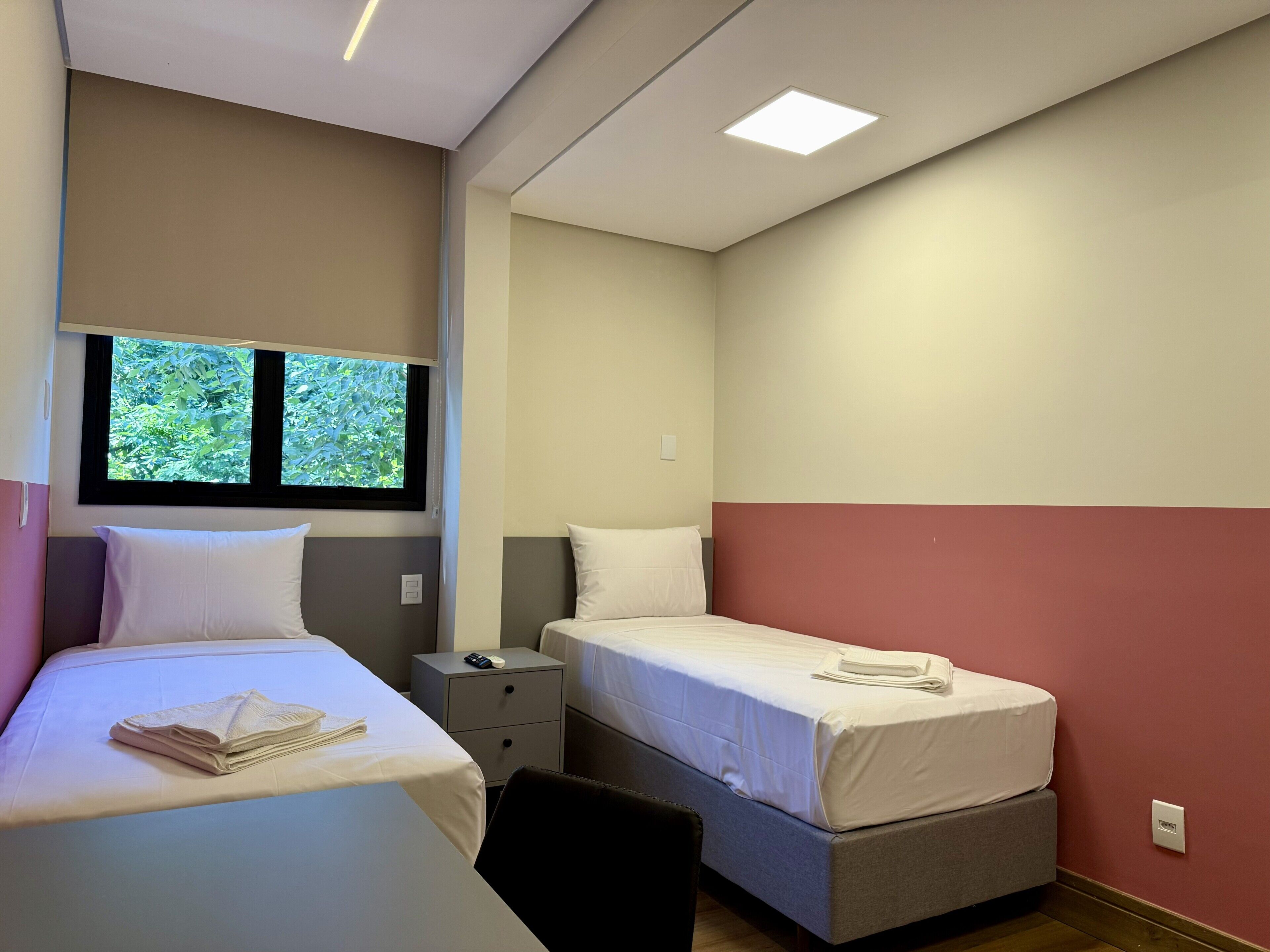 Studio, 2 lits une place | Espace de travail pour ordinateur portable, Wi-Fi gratuit