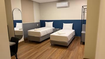 Studio, Mobility Accessible | Laptop workspace, free WiFi