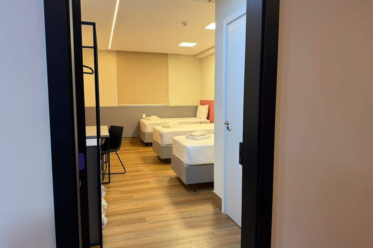 Studio, 3 Twin Beds | Laptop workspace, WiFi (free)