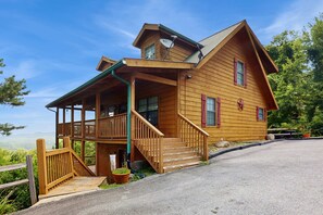 Exterior - Cozy Home, Sleeps 11・Hot Tub・Games・Near Nat'l Park (Sevierville)