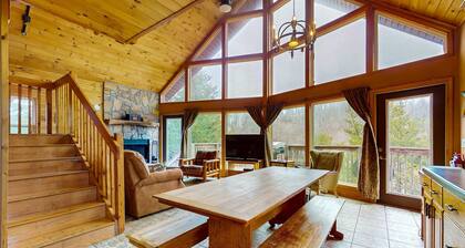 Lakefront Cabin Escape・Hot Tub・Fire pit・Game Room