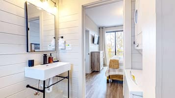 3 quartos, ferros/tábuas de passar roupa, Wi-Fi, roupa de cama