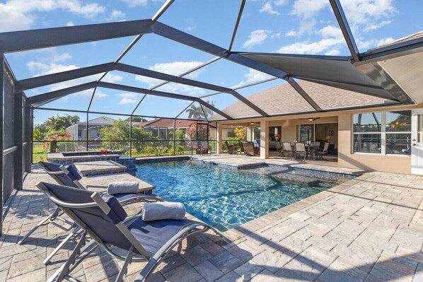 Pool - Casa de Coral: Waterfront Pool/Spa & Dock Retreat (Cape Coral)