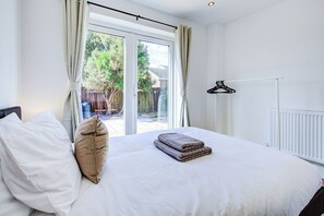 4 chambres, fer et planche à repasser, Wi-Fi gratuit, draps fournis