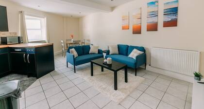 Chic 3 Bed Flat on Harbour Way