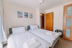 Iron/ironing board, free WiFi, bed sheets