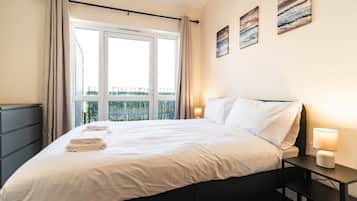 2 bedrooms, iron/ironing board, free WiFi, bed sheets