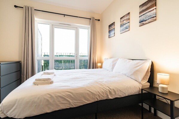 2 bedrooms, iron/ironing board, free WiFi, bed sheets