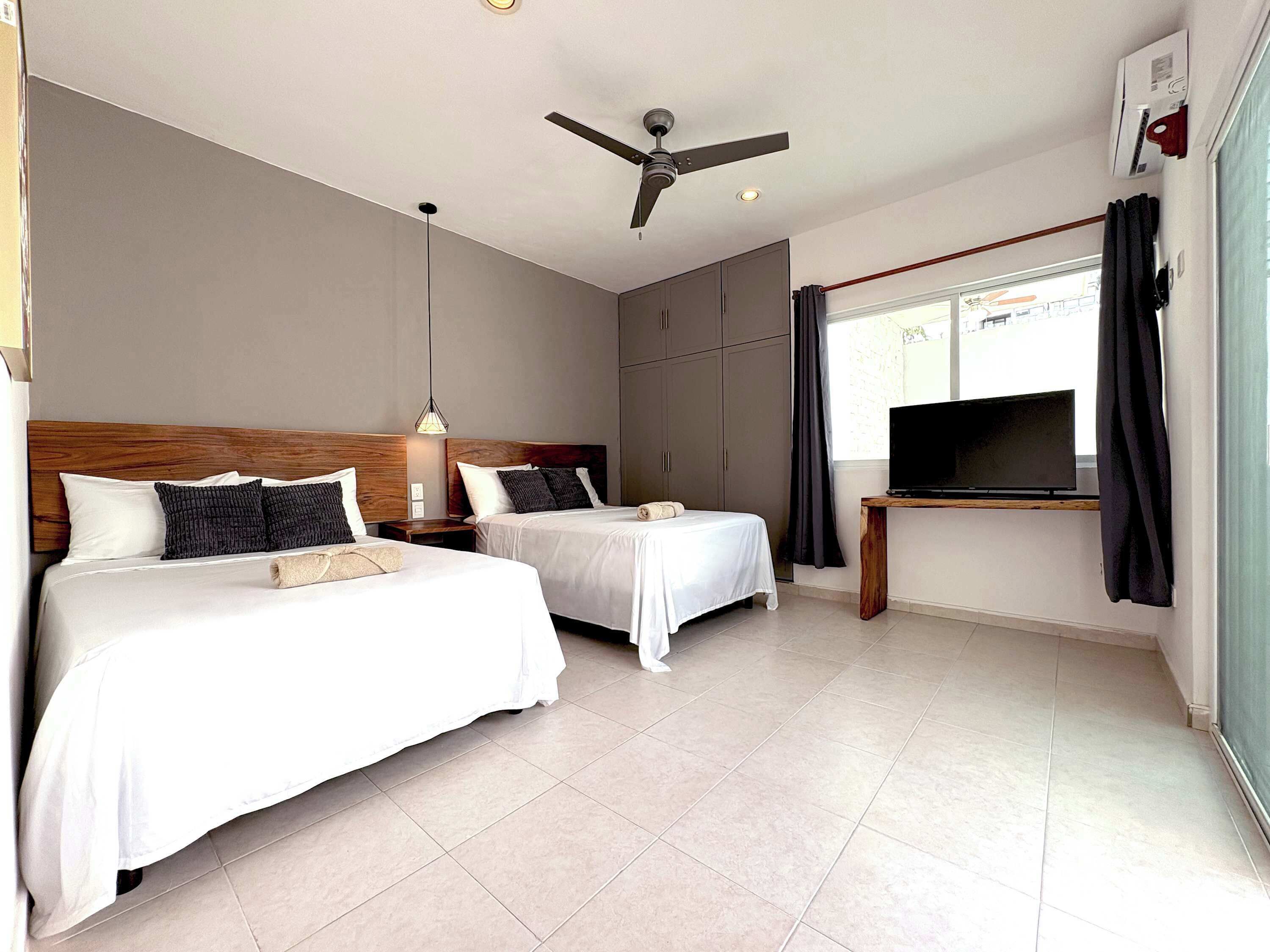 Iron/ironing board, WiFi, bed sheets