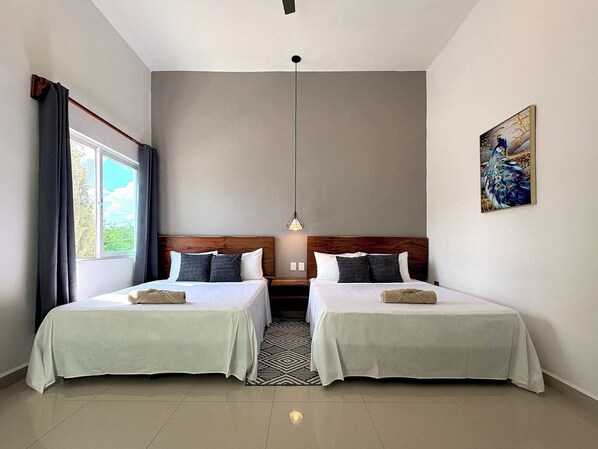 Iron/ironing board, WiFi, bed sheets - Stylish Room in Prime Merida Location with Pool (Mérida)