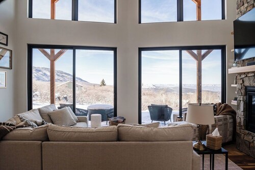 The Retreat at Powderhorn-Your Elevated Escape Begins Here, Hot Tub
