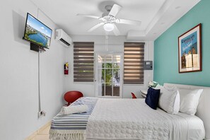 Desk, iron/ironing board, travel cot, WiFi - Condado Queen Studio, Near Beach & Dining (San Juan)