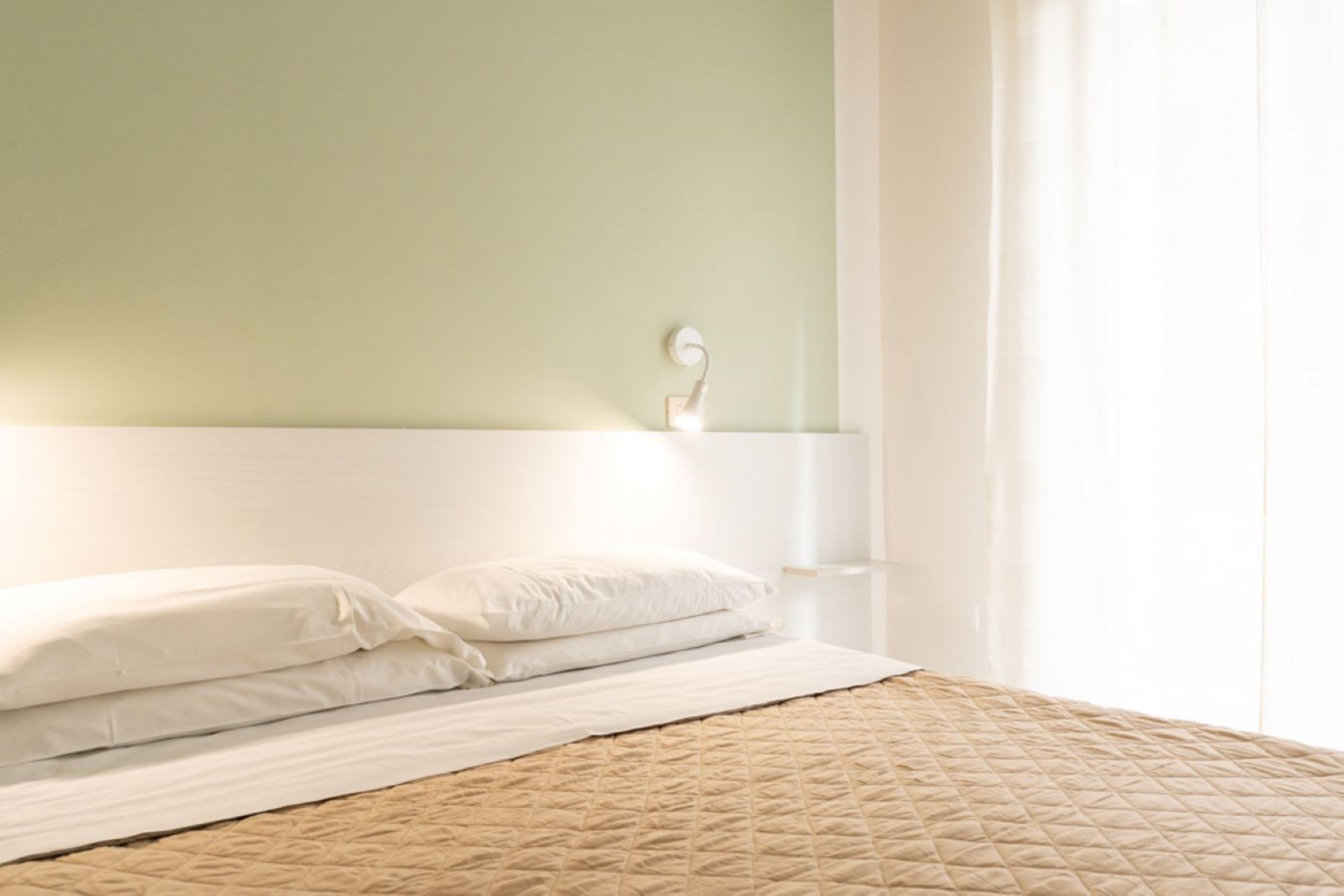 Standard-Doppel- oder -Zweibettzimmer, Balkon | Zimmersafe, Schreibtisch, kostenloses WLAN