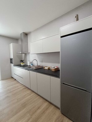 Microwave, stovetop - MOONLIGHT APARTMENT A (Churriana de la Vega)