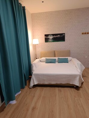 1 bedroom, iron/ironing board, WiFi, bed sheets - MOONLIGHT APARTMENT A (Churriana de la Vega)
