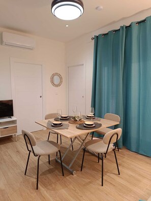 Dining - MOONLIGHT APARTMENT A (Churriana de la Vega)