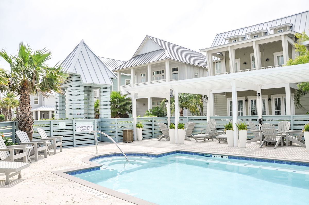 Apartment (2 Bedrooms) | Front of property