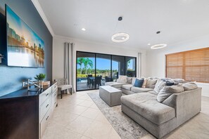 Fernseher, Videospiele, DVD-Player, Stereoanlage