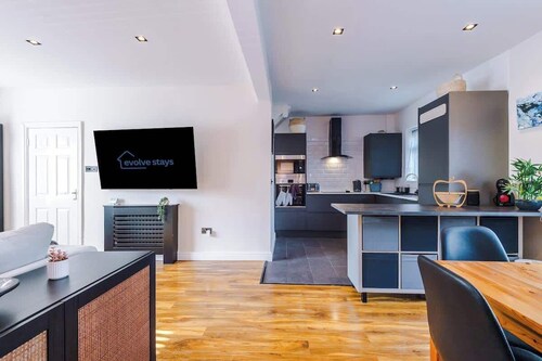 Game Room | Summer House | 3Bed Home In Stretford