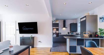 Game Room | Summer House | 3Bed Home In Stretford