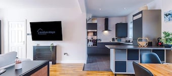 Game Room | Summer House | 3Bed Home In Stretford